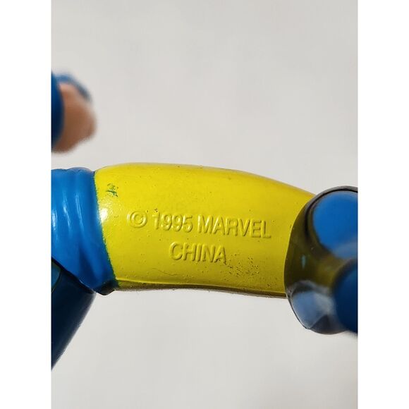 1995 Marvel X-Men Wolverine Action Figure Toy - Picture 4 of 7